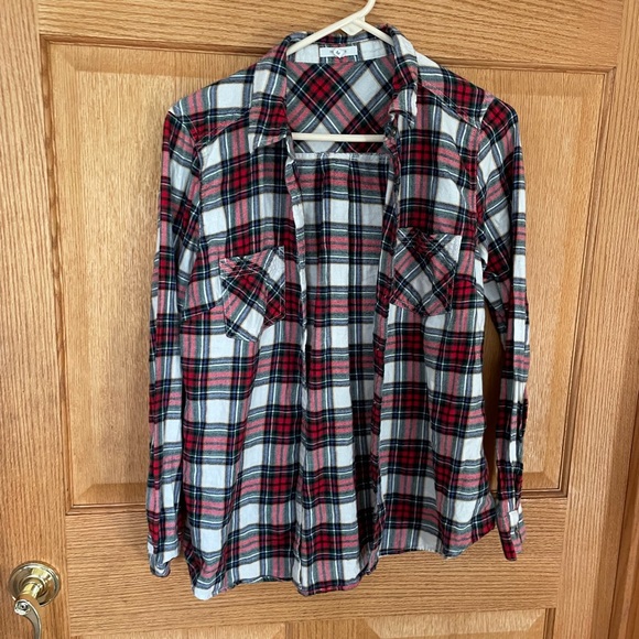 Maurices Tops - Maurice’s plaid, flannel button down shirt
